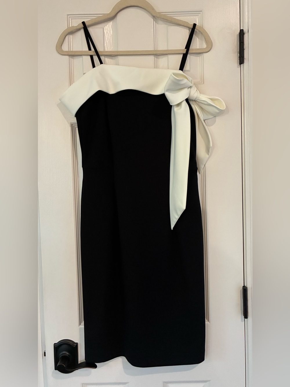 NWT White House Black Market Black & White Dress Size 4